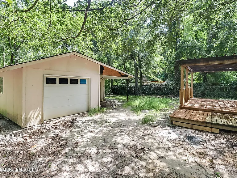9228 Pointe Aux Chenes Rd — Photo 24