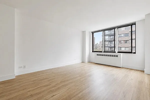 Living room, photo 2