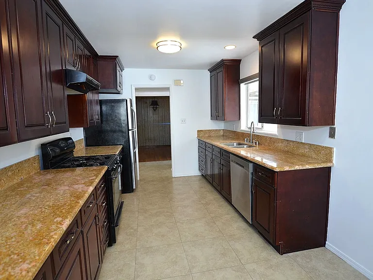 151 Acacia Way — Photo 5