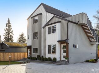 813 N 115th St, Seattle, WA 98133