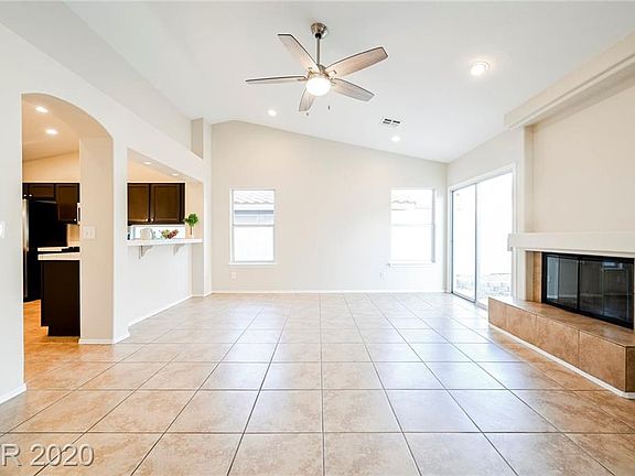3rd image of 1601 Glenrosa Dr