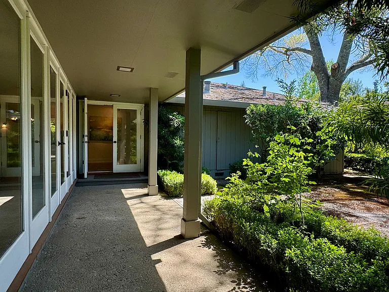 1701 Zinfandel Ln — Photo 3