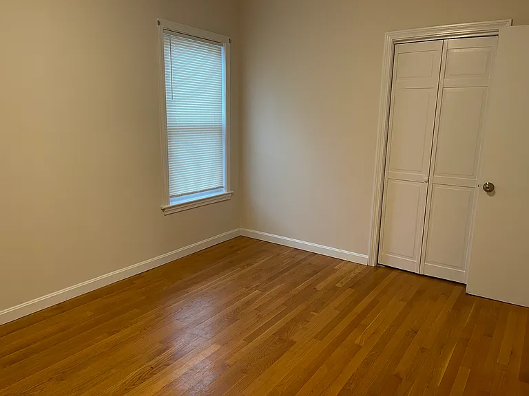 220 Davis St #2 — Photo 4