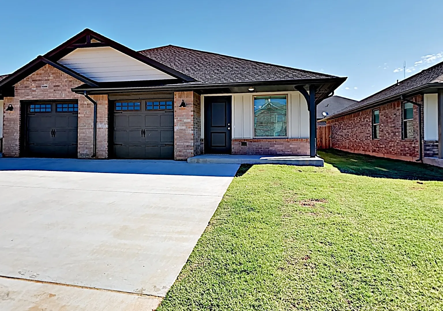 2 Bedroom 2 Bathroom 1 Car Garage Duplex with upgrades located off Broadway Extension, a short di... — Photo 1