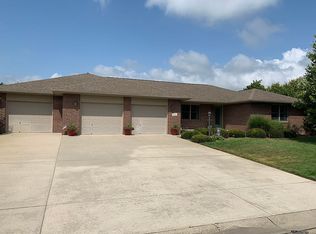 402 Alexander Dr, Seymour, IN 47274