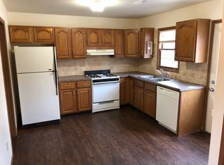108 E Vine St, Taylorville, IL 62568