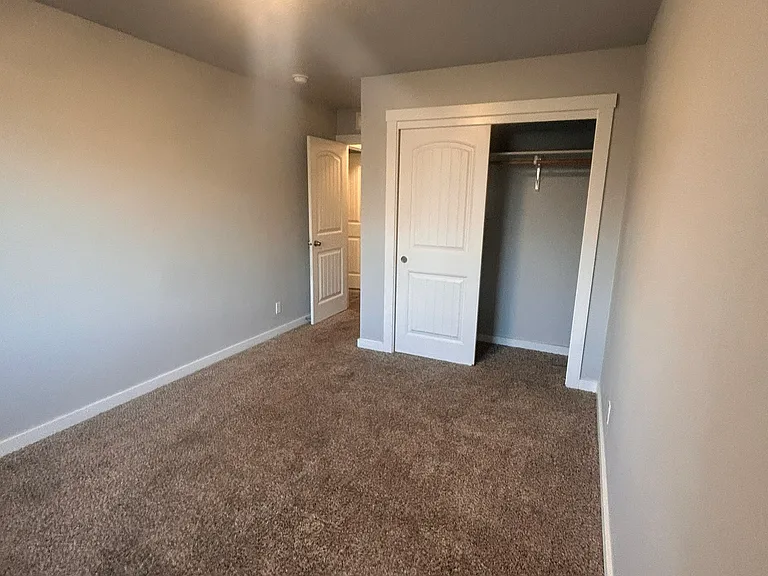 2070 Kelly Dr — Photo 16
