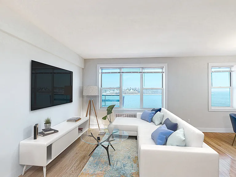 Harbor Terrace Apartments — Photo 2