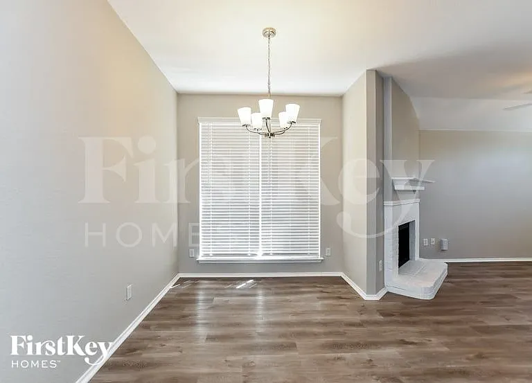 1519 Cedarcrest Cir — Photo 6