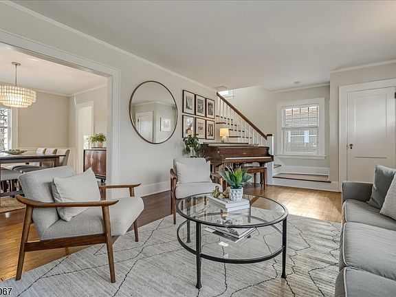 3rd image of 42 Carolin Rd