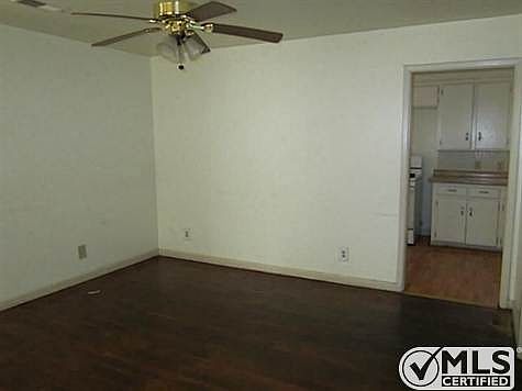 4th image of 1422 Tremont St