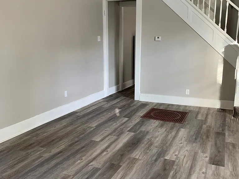 1053 Villa Ave — Photo 15