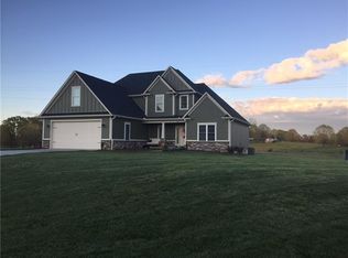 955 Oak Ridge Farms Cir, Newton, NC 28658