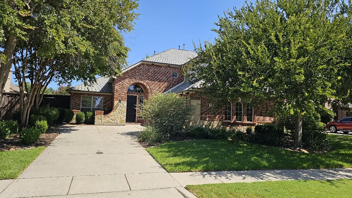 4 bed, 3399 sqft, $4,090 — Photo 1