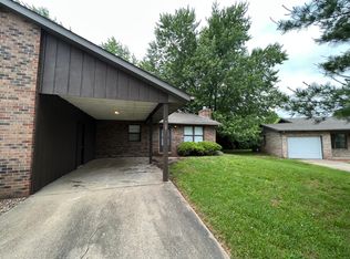 727 Oxen Dr, Belleville, IL 62221