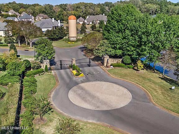 3rd image of 4512 Spring Meadow Way N
