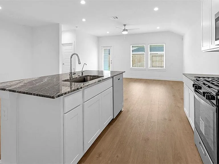 1039 Vista Pointe Dr — Photo 10