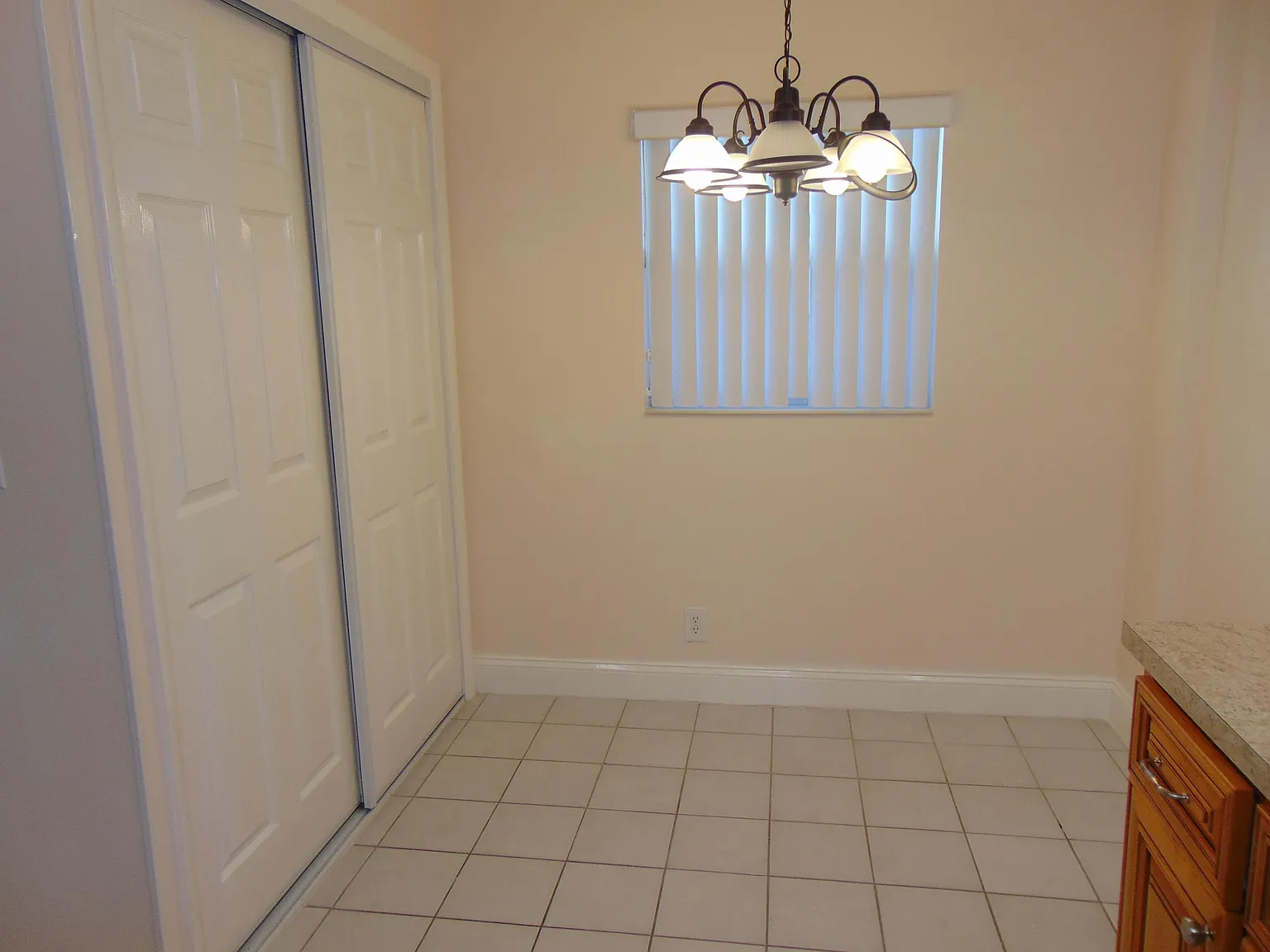2 bed, 2.0 bath, 1222 sqft, $1,800 — Photo 4