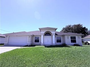 2807 26th St SW, Lehigh Acres, FL 33976