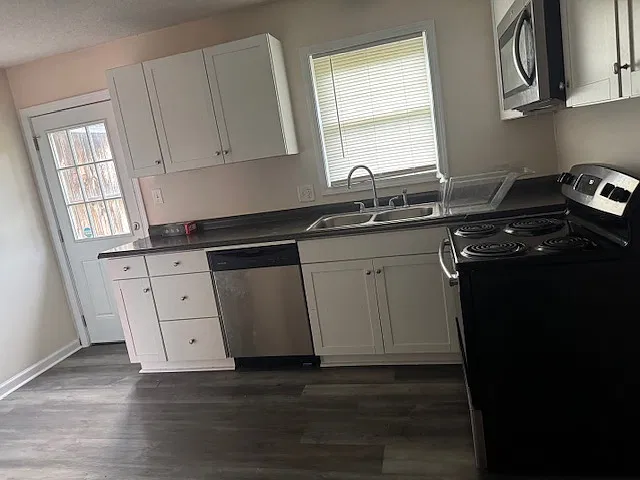 210 Pine Park Drive - B — Photo 3