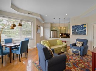 215 5th St APT 2B, Charlottesville, VA 22903