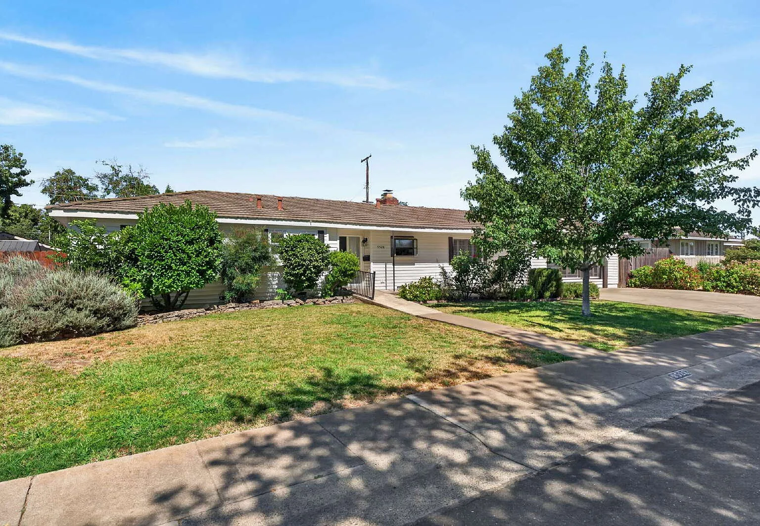 4 bed, 2.0 bath, 1805 sqft, $3,000 — Photo 4
