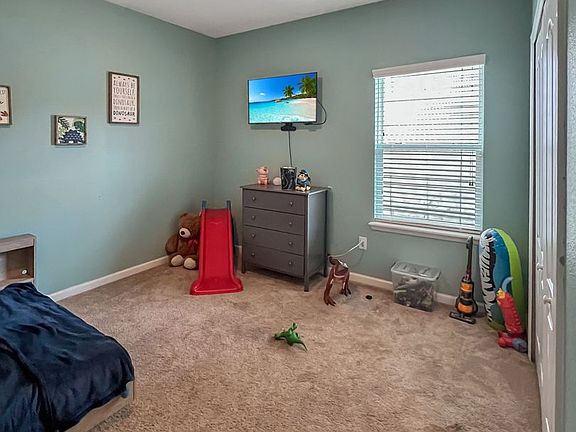 3rd image of 174 Asbury Hill Ct