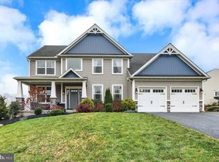 8 Jana Ct, Reading, PA 19607