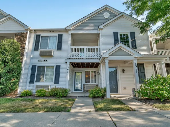 1303 Silverstone Dr #1303, Carpentersville, IL 60110