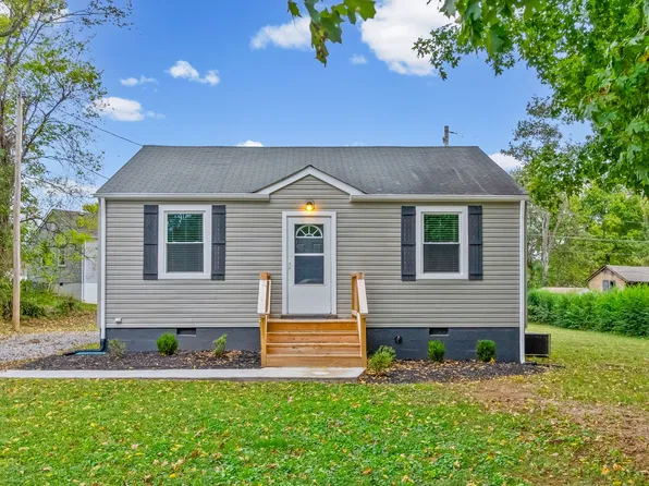 303 Park Ln, Clarksville, TN 37042