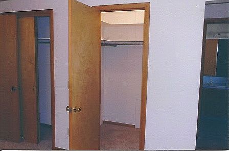 walk-in closet master berm