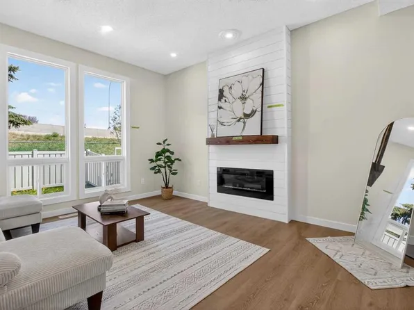 5340 17th Ave SW #306, Calgary, AB T3E 6M3