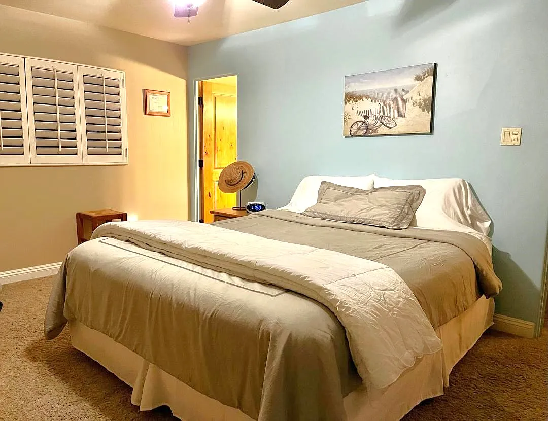 4 bed, 3.5 bath, 2469 sqft, $5,900 — Photo 4