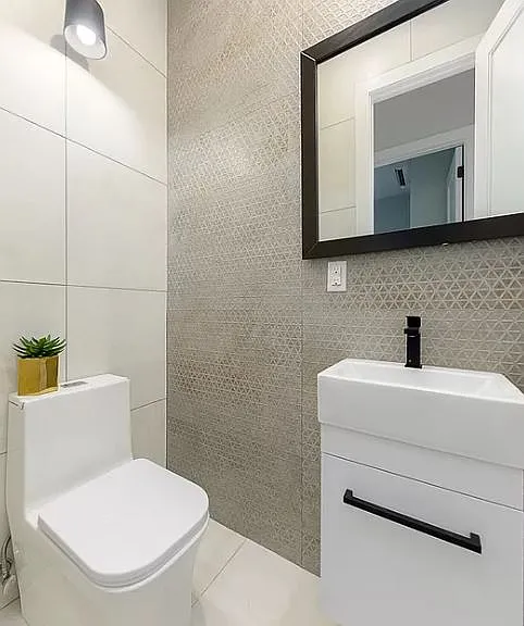 576 Grand St #3R — Photo 10
