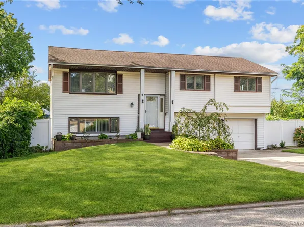 34 Bellwood Avenue, Centereach, NY 11720