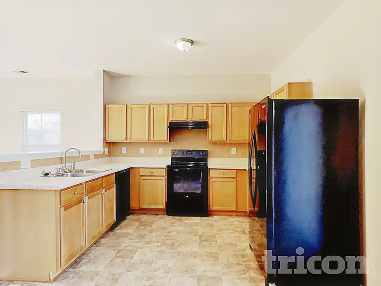 4628 Meadowfield Rd — Photo 5