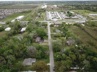 9002 Spruce St, Hitchcock, TX 77563