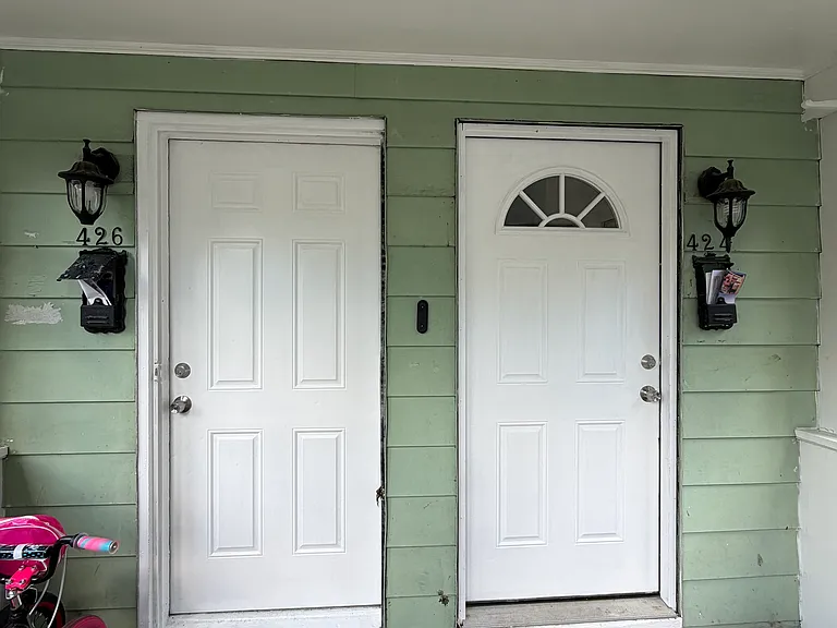 424 Pearl Hbr — Photo 2