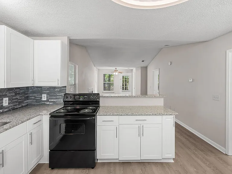 Villas at Autumn Hills — Photo 38