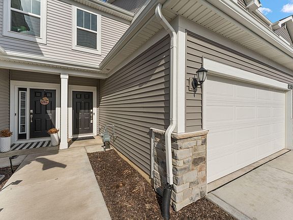 3rd image of 8330 Kannon Dr