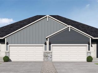 1204 SE Windbreak Dr, Lees Summit, MO 64081