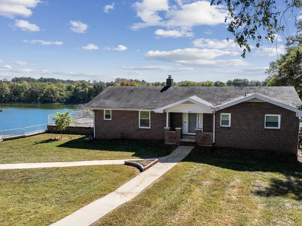 203 Flower Lane Dr, Estill Springs, TN 37330