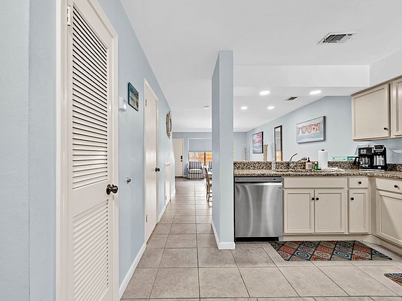 5th image of 91 Norwood Dr Unit 12