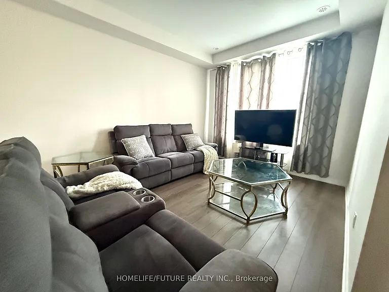 1956 Altona Rd #2 — Photo 2