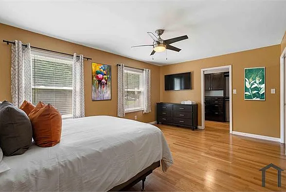 3 bed, 4200 sqft, $2,100 — Photo 3