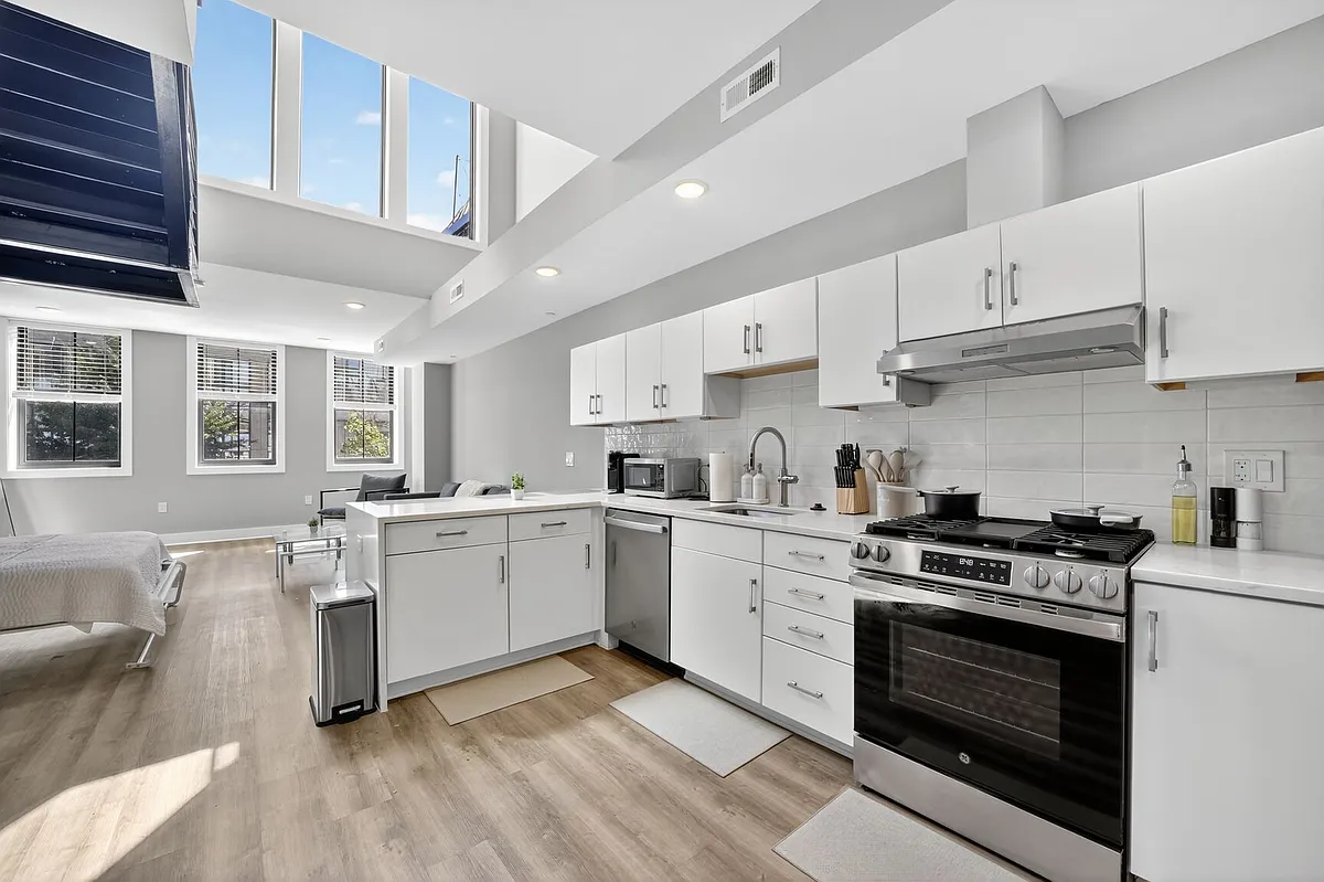 Building Photo - 1534 14th St NW #3