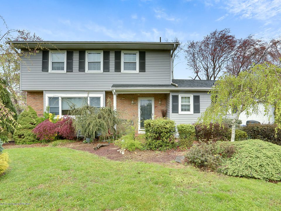 1st image of 18 Saratoga Dr