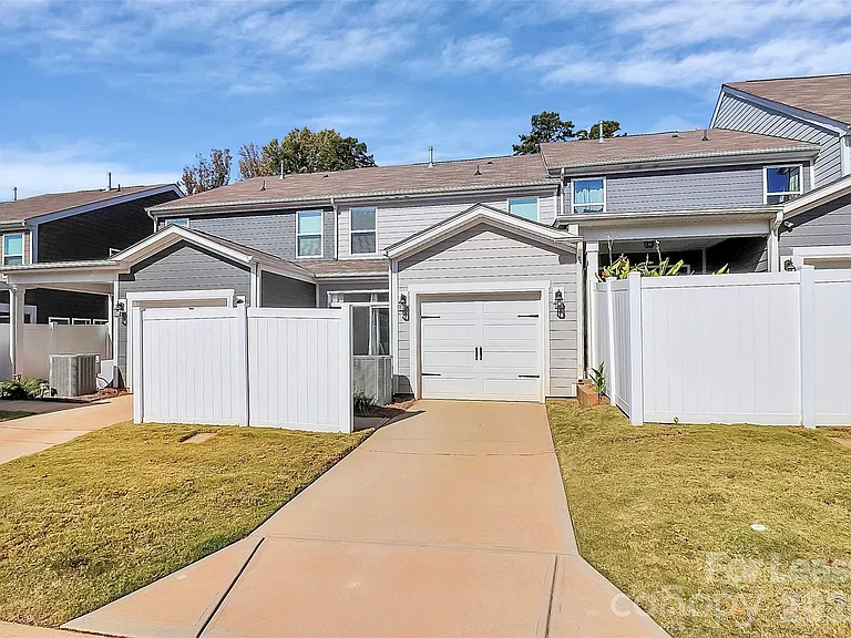 2126 Blewett Dr — Photo 29