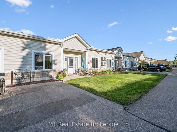 3rd image of 760 Woodhill Dr #104