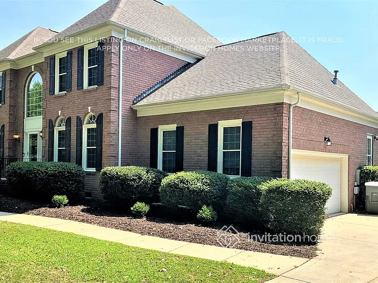 5633 Legacy Cir — Photo 2
